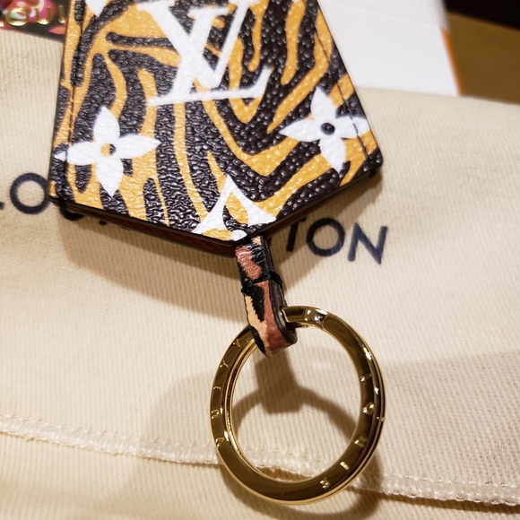 Louis Vuitton Key Charm Holder String 19.5 Jungle Giant Black Caramel Clochette - Picture 5 of 16